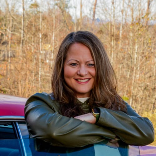 Headshot of Donna 'Michele' Sellers, LCSW