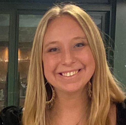 Headshot of Jennifer Illis, LPC
