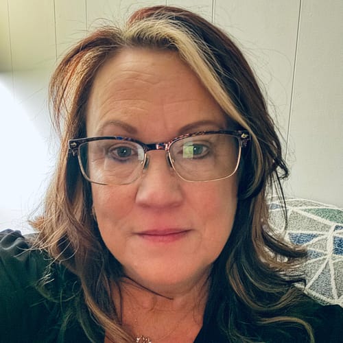 Headshot of Angela Lumbar, LICENSED_PSYCHOLOGIST