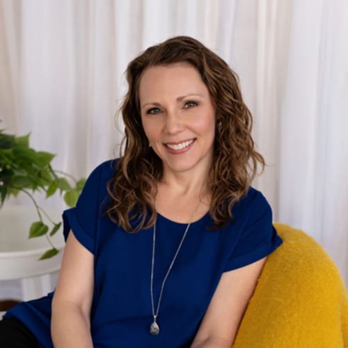 Headshot of Shelly Rucker, LCSW