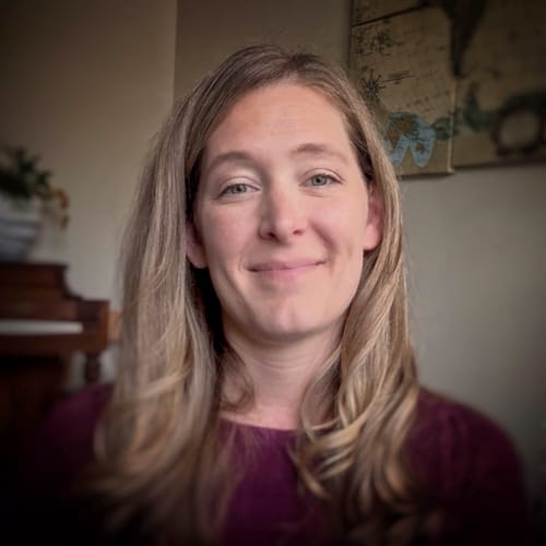 Headshot of Melinda Papas, LCSW