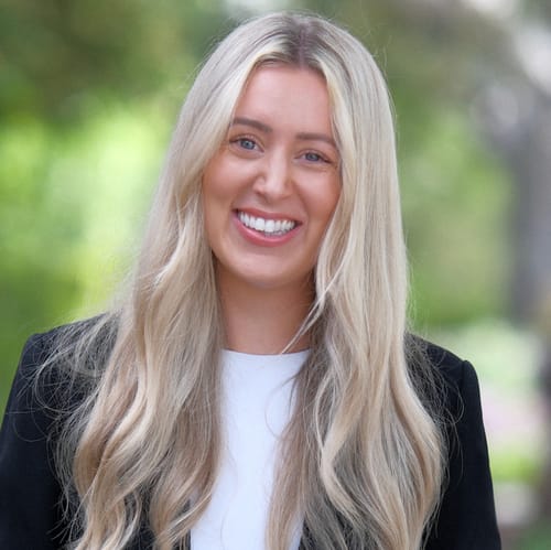 Headshot of Chloe Kinman, LCSW