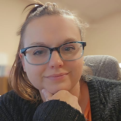 Headshot of Laura Mercer Wetzel, CMHC