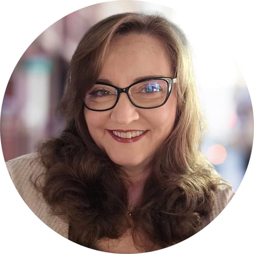 Headshot of Ginger Davis, LCSW