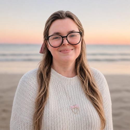 Headshot of Leah Isom, LMHC