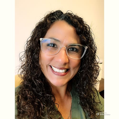 Headshot of Cindy Ivette Torres, LMHC