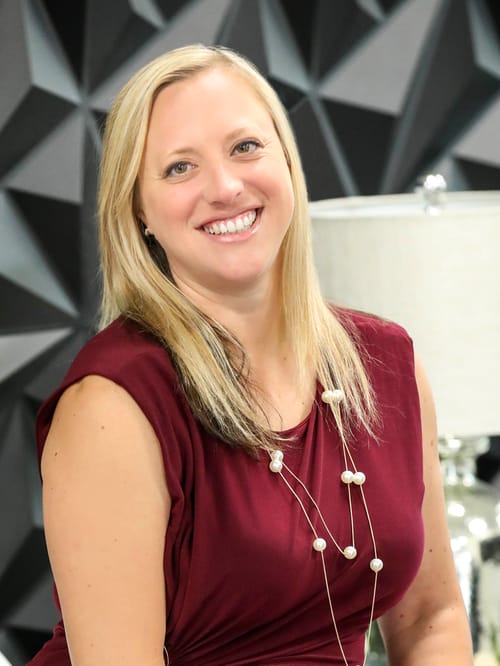 Headshot of Tara Ostromencki, APN