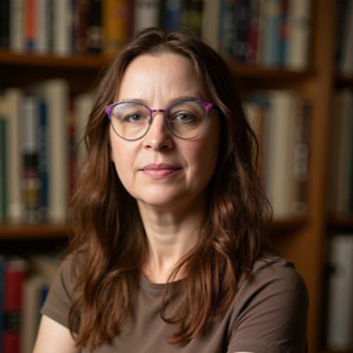 Headshot of Maegdlyn Morris, LPCC
