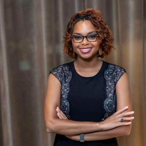 Headshot of Niasha Hoover, LCSW