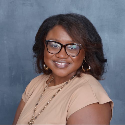 Headshot of Shanae Kelley, LCSW