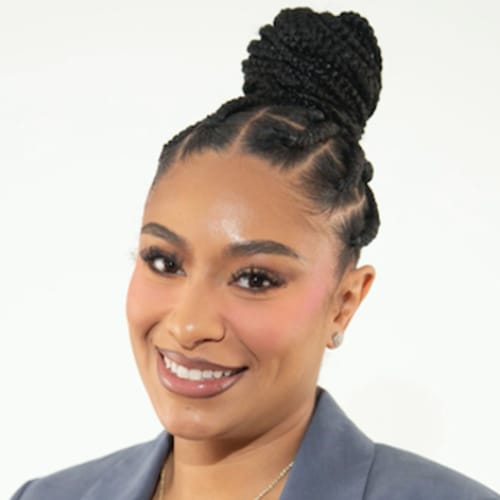 Headshot of Melida Reyes, LMFT