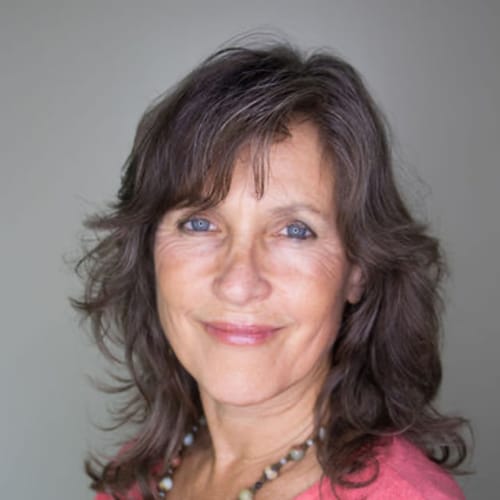 Headshot of Susan Posada, LMHC