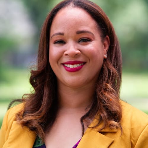 Headshot of Vincincia Wright, LPC