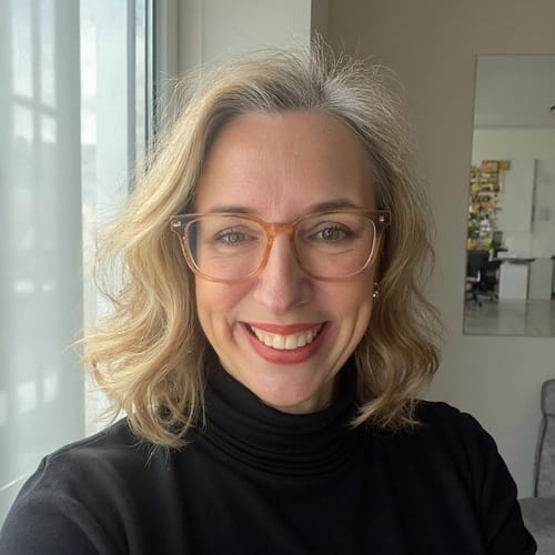 Headshot of Heather Newby, LCSW