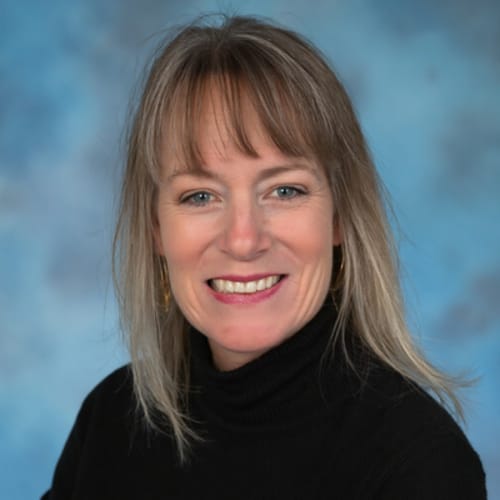 Headshot of Mindy Huelle, LCSW