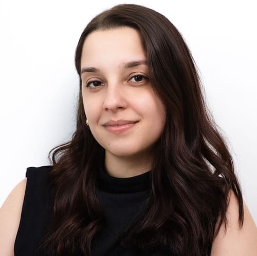 Headshot of Yanina Mitelman, LCSW