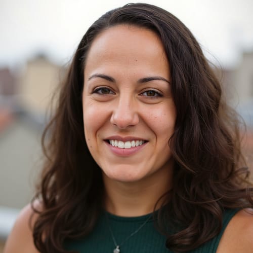 Headshot of Sarah Benitez-Zandi, LCSW_OUT_OF_STATE