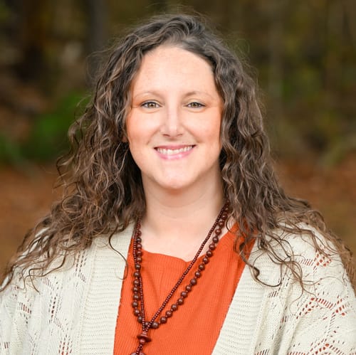 Headshot of Kasey Saunders, LMFT