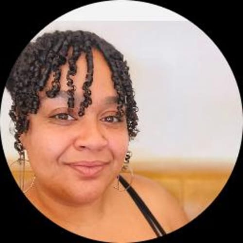 Headshot of Lyana Murrell, LCSW