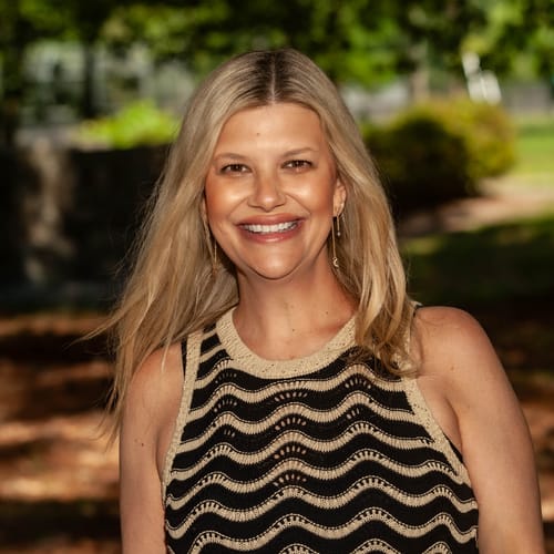 Headshot of Leslie Williams, LPC
