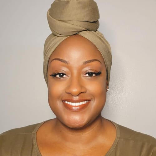 Headshot of Sharde Taylor, LPC