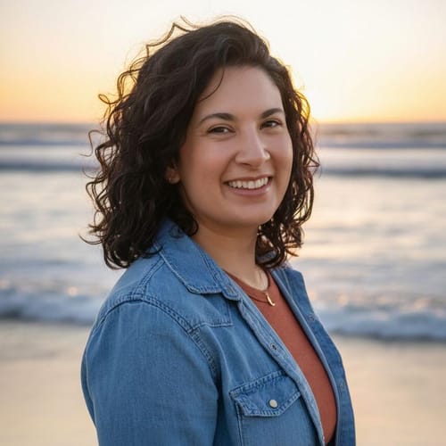 Headshot of Cinthia Brown, LPC