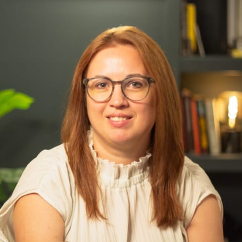 Headshot of Gloria LePore, LCSW