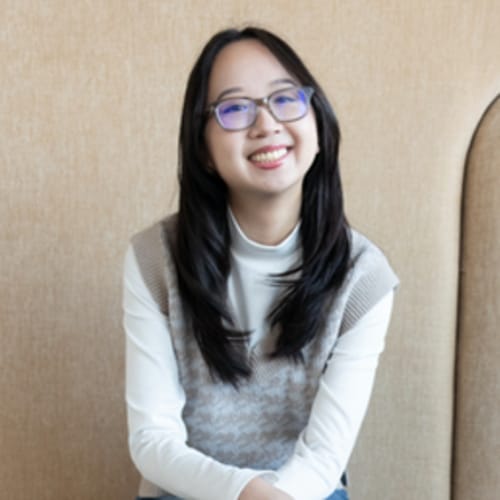 Headshot of Dieu Hang Hoang, LPC