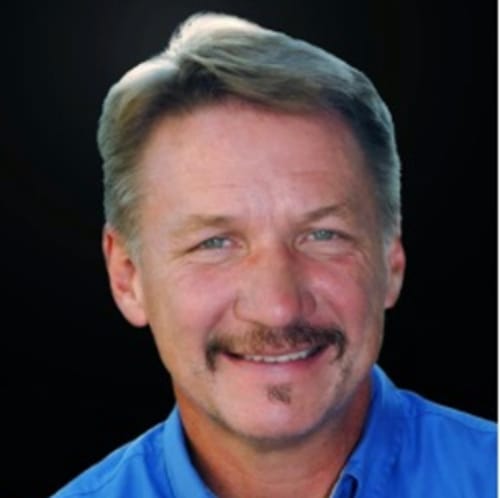 Headshot of Daniel Pont, LMFT