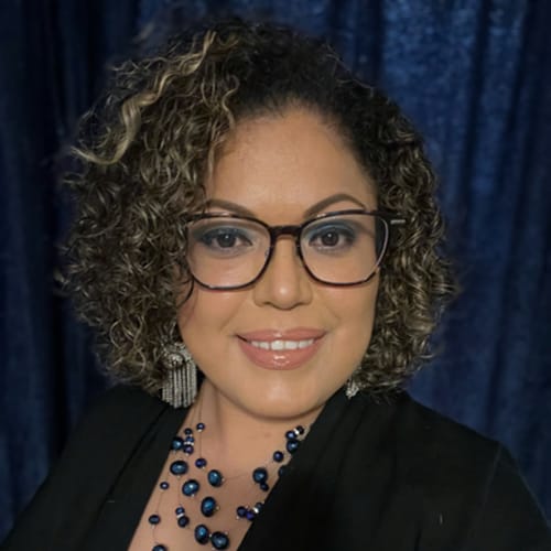 Headshot of Leslie Moya, LCSW