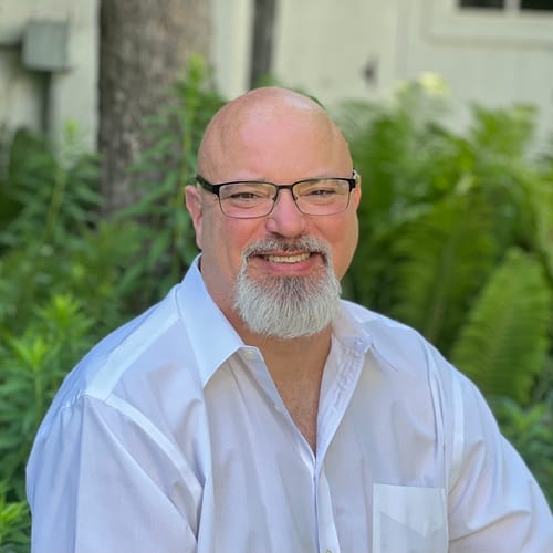 Headshot of Todd Losié, LMSW