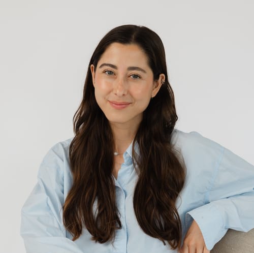 Headshot of Elizabeth Small, LCSW