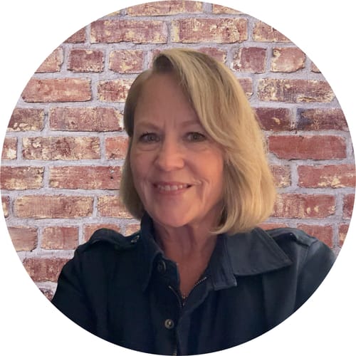 Headshot of Lisa Coston, LMHC