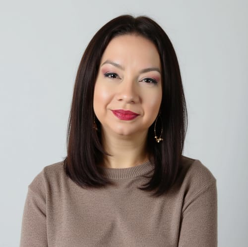 Headshot of Angela Medina, LPC