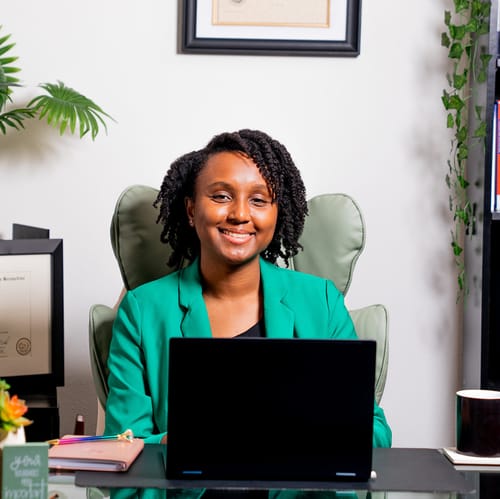 Headshot of D’Andra Johnson, LMFT