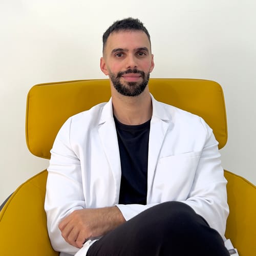 Headshot of Adrian Robaina, APRN