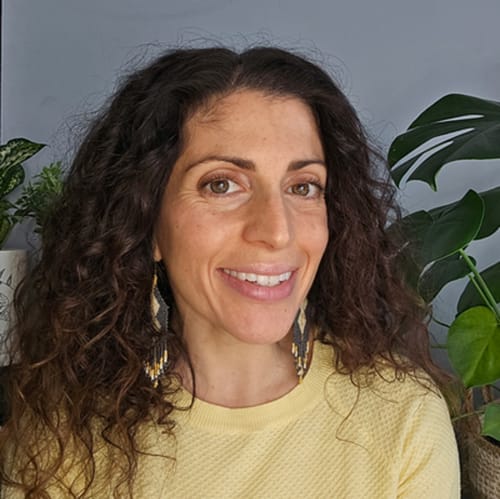 Headshot of Tracey Roger, LCSW