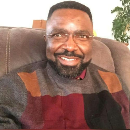 Headshot of Edmore Mangena, LPC