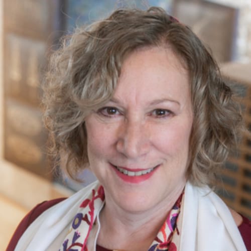 Headshot of Sandi Neiman, LMFT