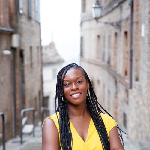 Headshot of Daniesha Perry, LPC
