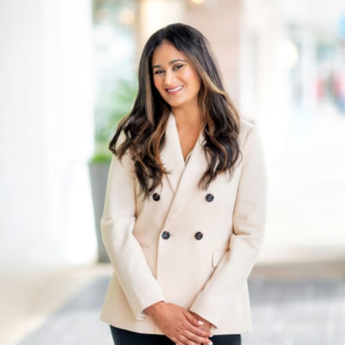 Headshot of Arti Patel, LCSW