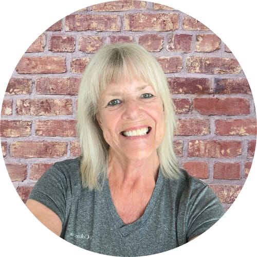 Headshot of Lori Martinez-Barraza, LPCC