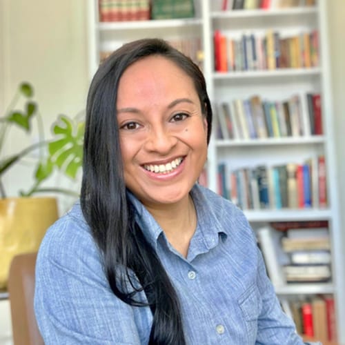 Headshot of Mayra Vargas, LCSW