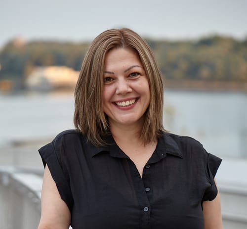 Headshot of Nada Simic, LCSW