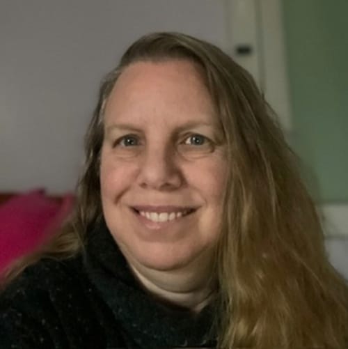 Headshot of Aillen Ford, LCSW