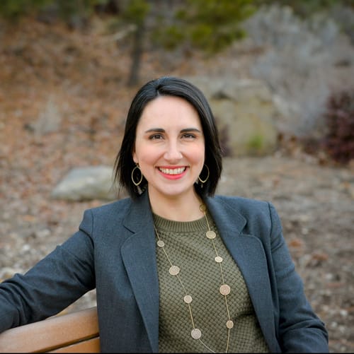 Headshot of Naomi Passarelli, LPC