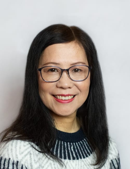 Headshot of Veronica Lo, LPC