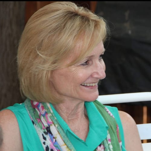Headshot of Linda Armstrong, LMFT