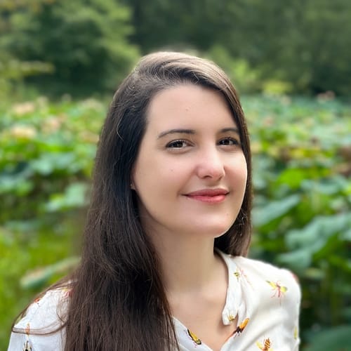 Headshot of Alba Prados Vilar, LPC