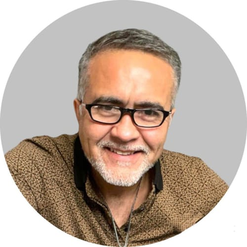 Headshot of Leoncio Mendez, LICSW